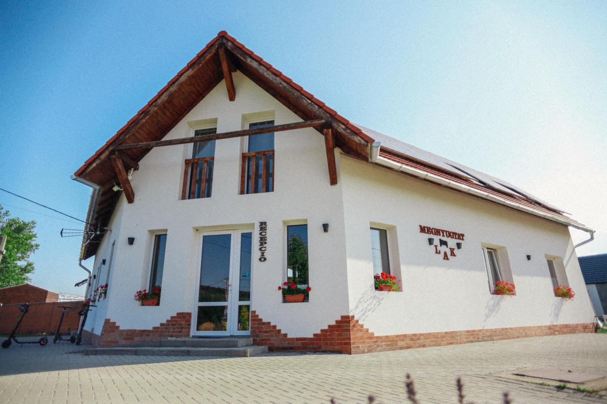 Megnyugtat-Lak Apartmanhaz Demjén 외부 사진